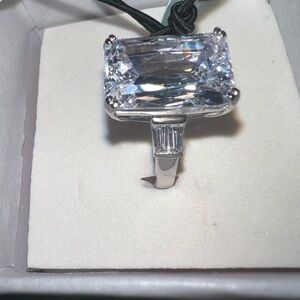 Sterling silver ring size 7 zirconia Swarovski